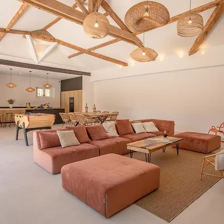 De 300m² Proche De La *