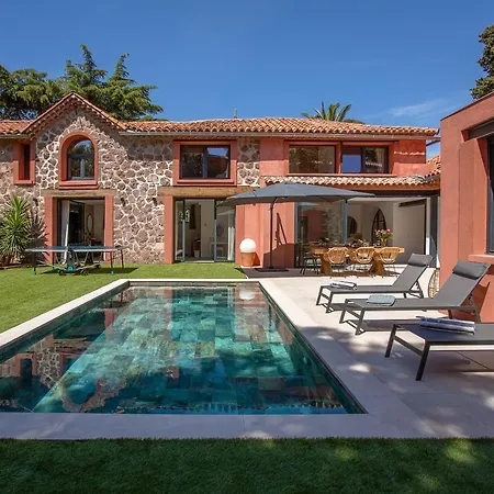 De 300m² Proche De La Plage Villa Saint-Raphael (Var)