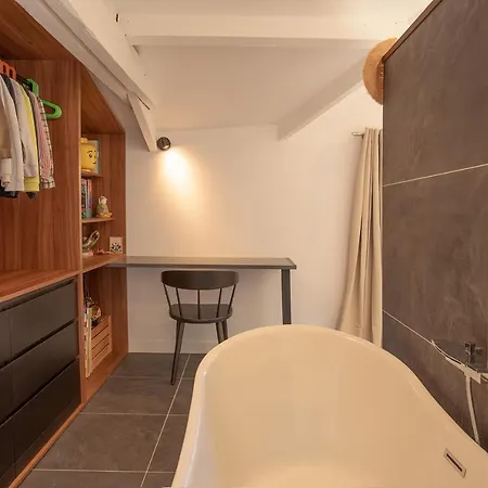 别墅 De 300m² Proche De La *